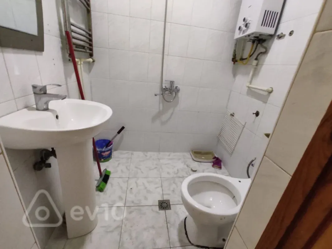 Kirayə verilir 3 otaqlı köhnə tikili 75 m²