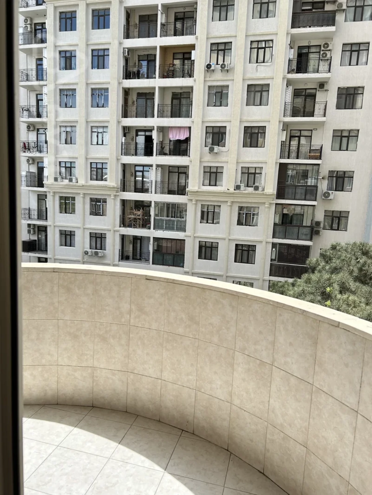 Kirayə verilir 3 otaqlı yeni tikili 178 m²