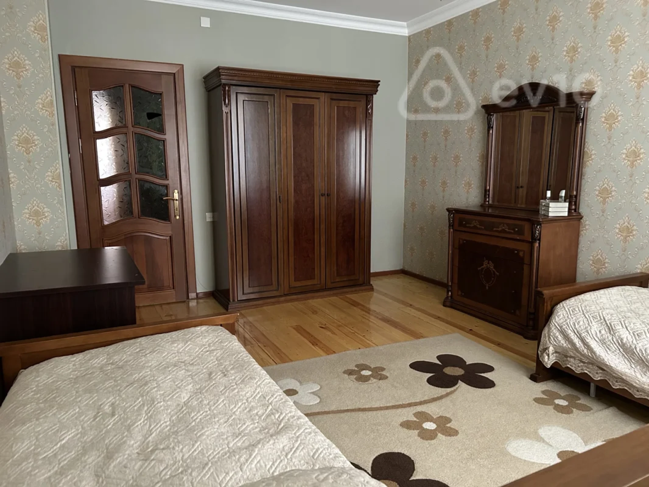 Kirayə verilir 3 otaqlı yeni tikili 178 m²