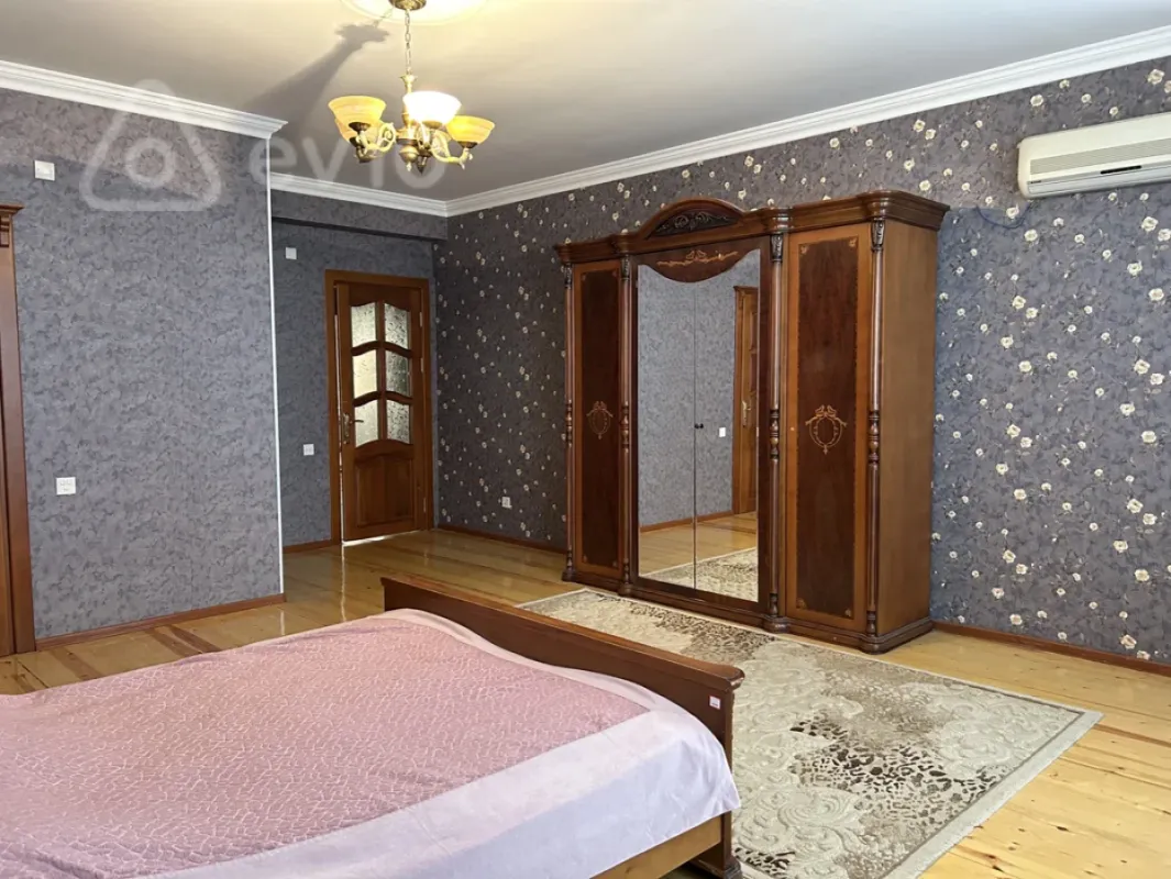 Kirayə verilir 3 otaqlı yeni tikili 178 m²