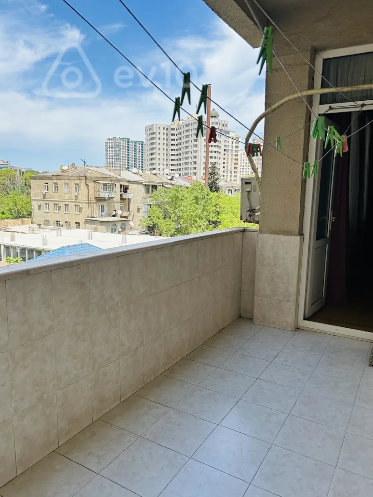 Kirayə verilir 3 otaqlı yeni tikili 178 m²