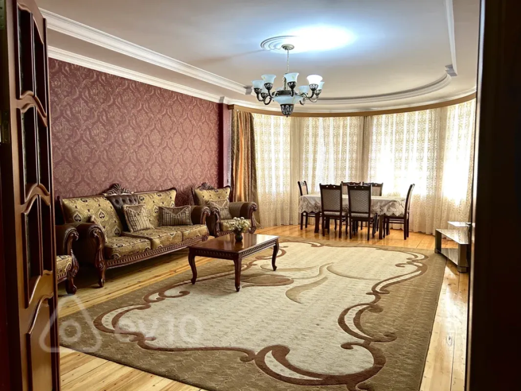 Kirayə verilir 3 otaqlı yeni tikili 178 m²