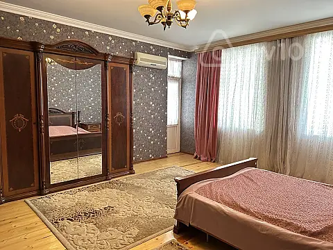 Kirayə verilir 3 otaqlı yeni tikili 178 m²