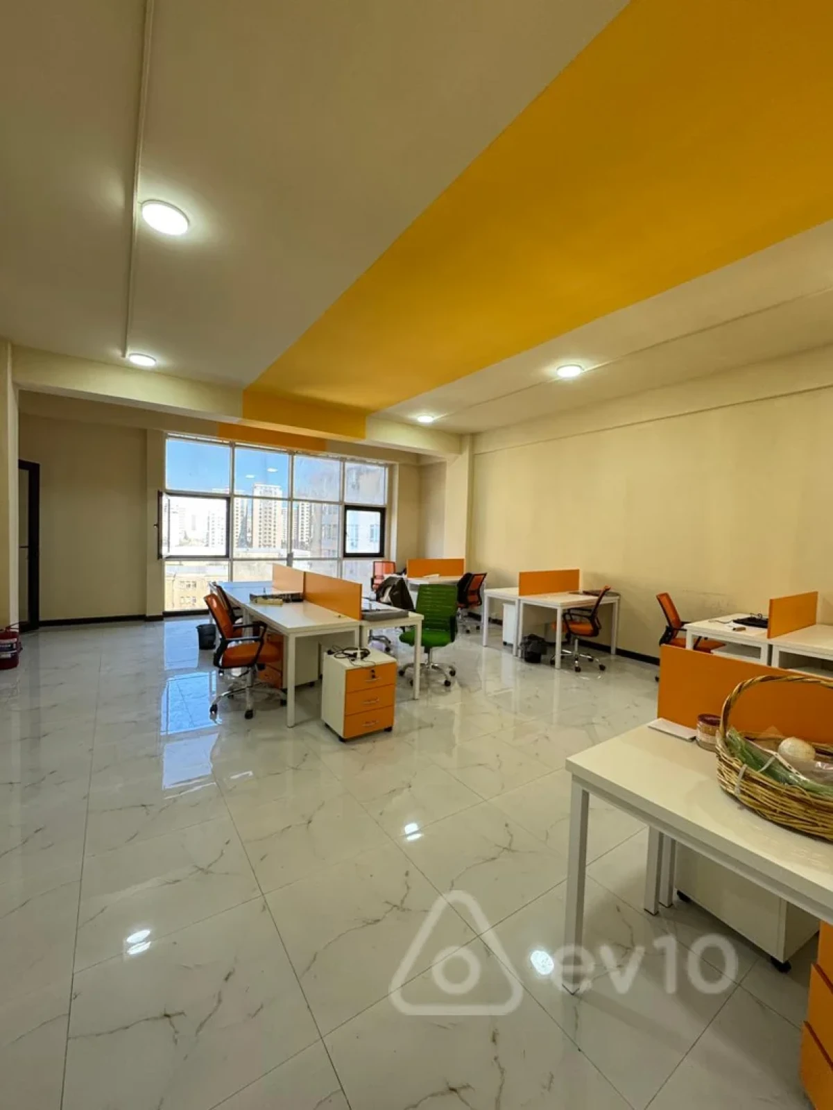 Kirayə verilir 5 otaqlı ofis 170 m²