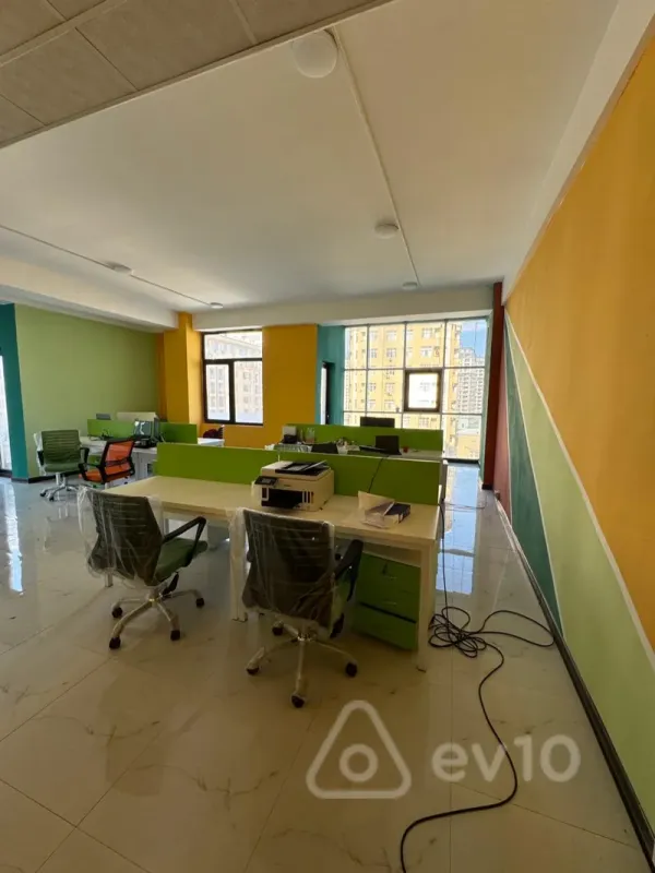 Kirayə verilir 5 otaqlı ofis 170 m²