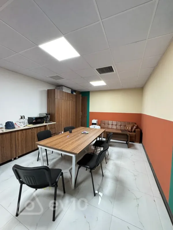 Kirayə verilir 5 otaqlı ofis 170 m²