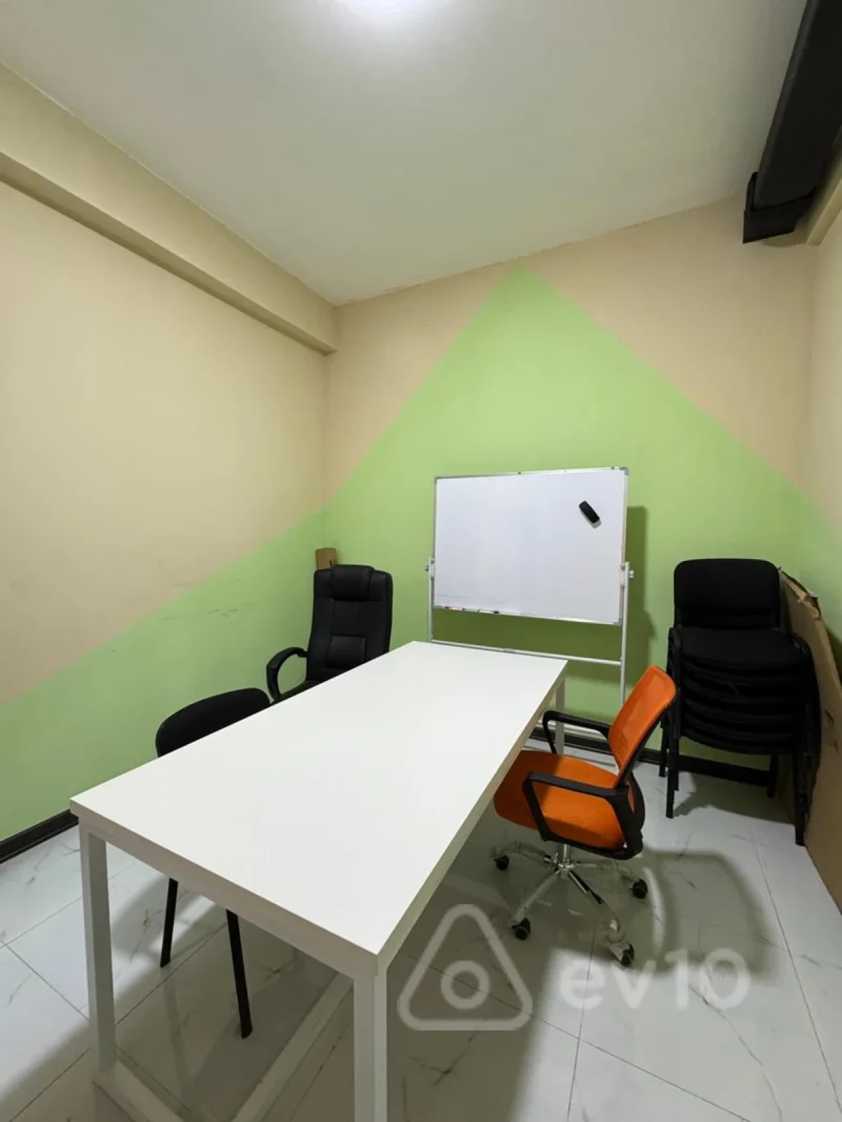 Kirayə verilir 5 otaqlı ofis 170 m²