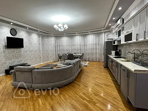 Kirayə verilir 3 otaqlı yeni tikili 170 m²