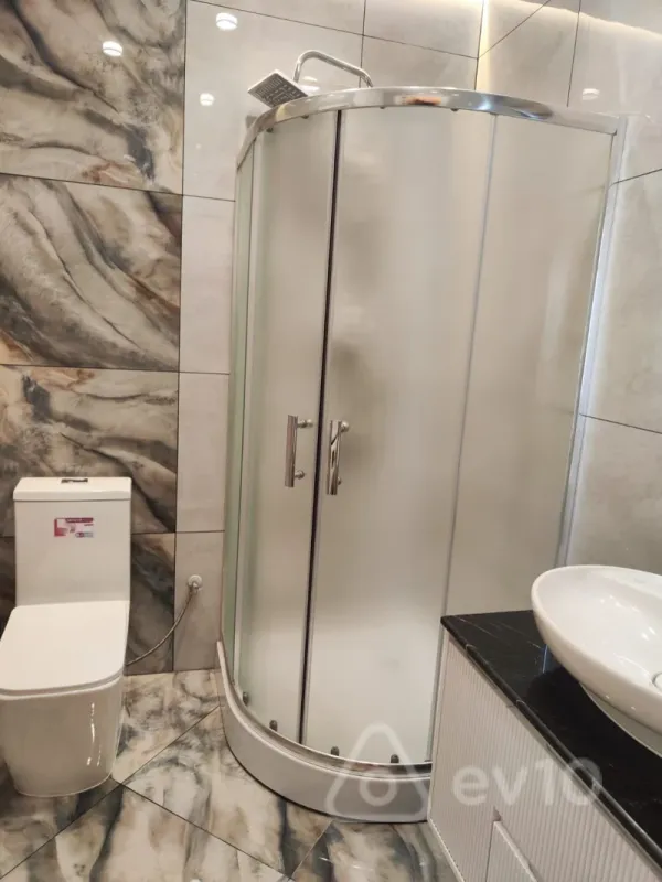 Kirayə verilir 3 otaqlı yeni tikili 65 m²