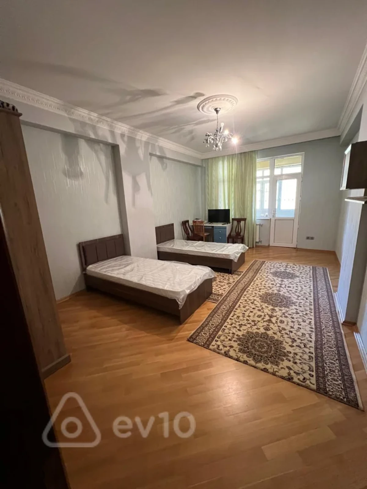 Kirayə verilir 3 otaqlı yeni tikili 150 m²