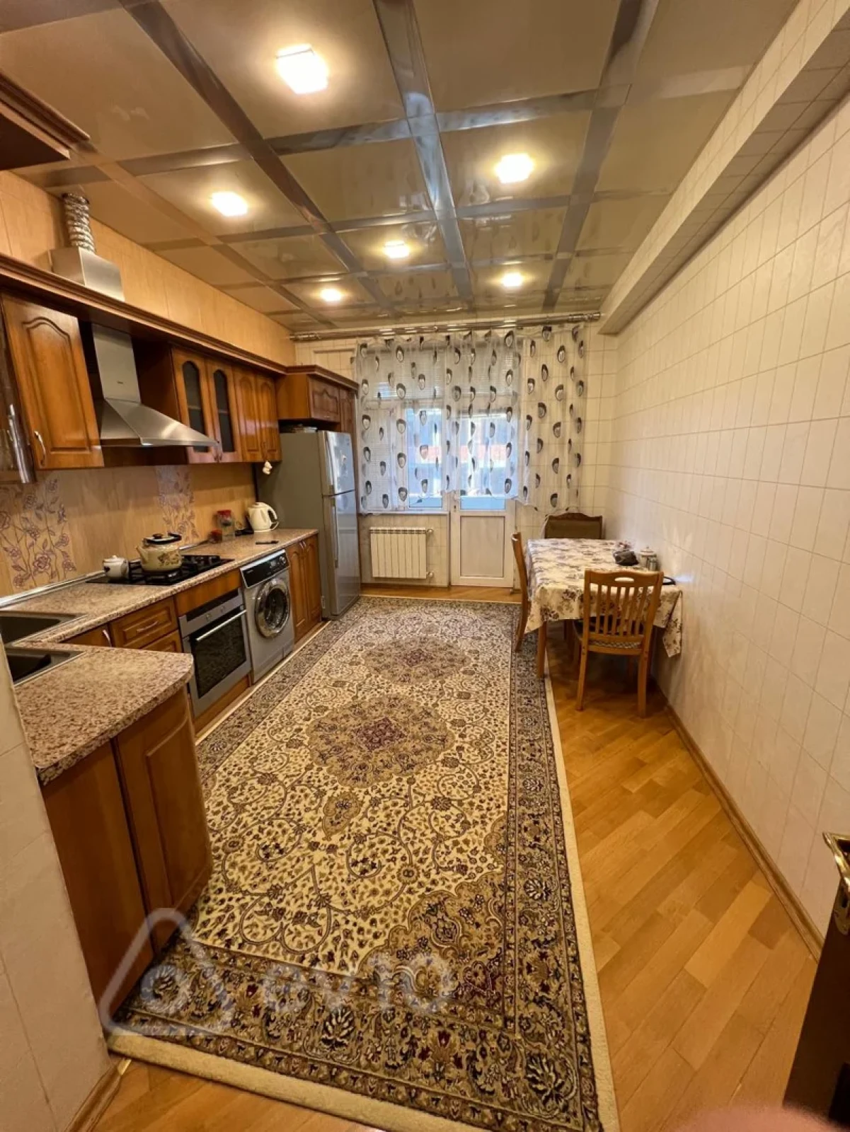 Kirayə verilir 3 otaqlı yeni tikili 150 m²