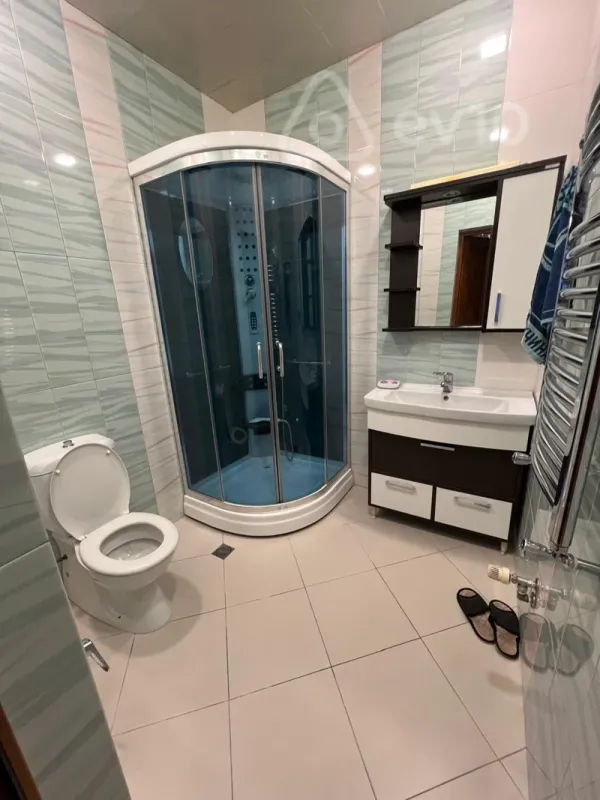 Kirayə verilir 3 otaqlı yeni tikili 150 m²