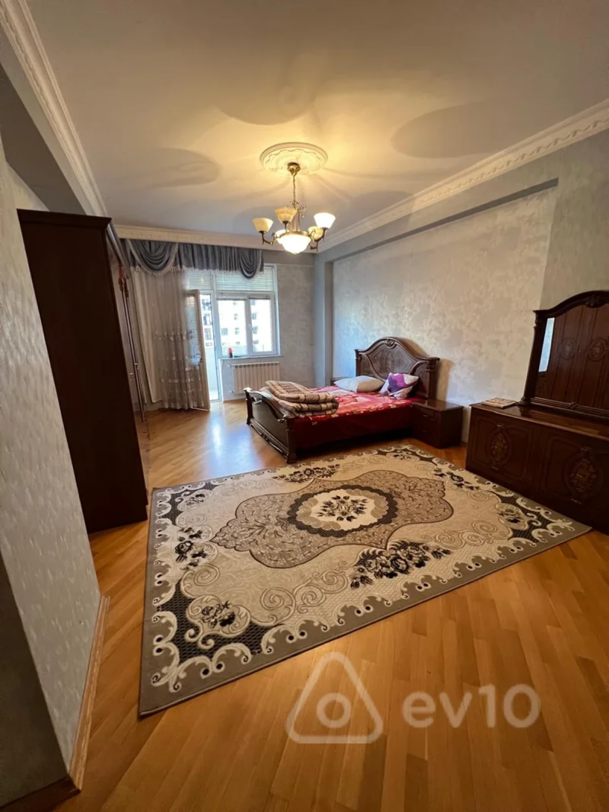 Kirayə verilir 3 otaqlı yeni tikili 150 m²