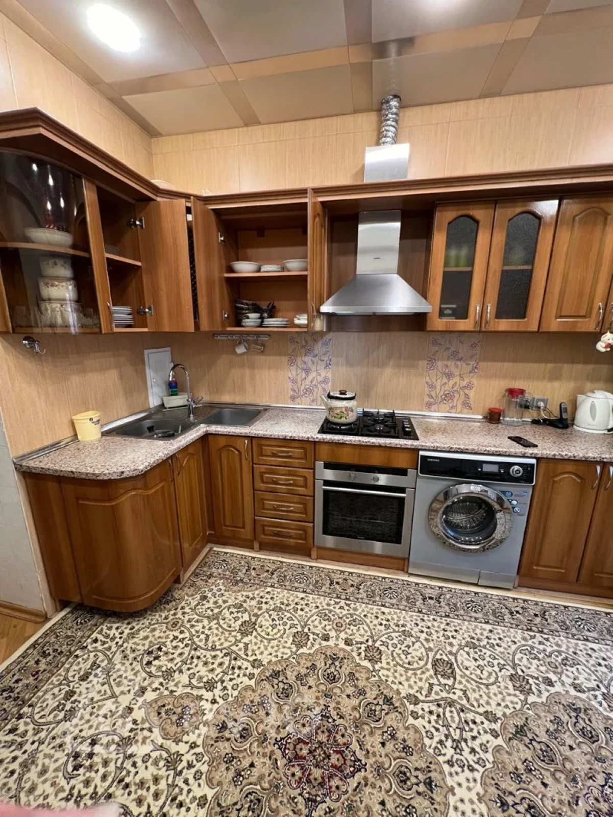 Kirayə verilir 3 otaqlı yeni tikili 150 m²