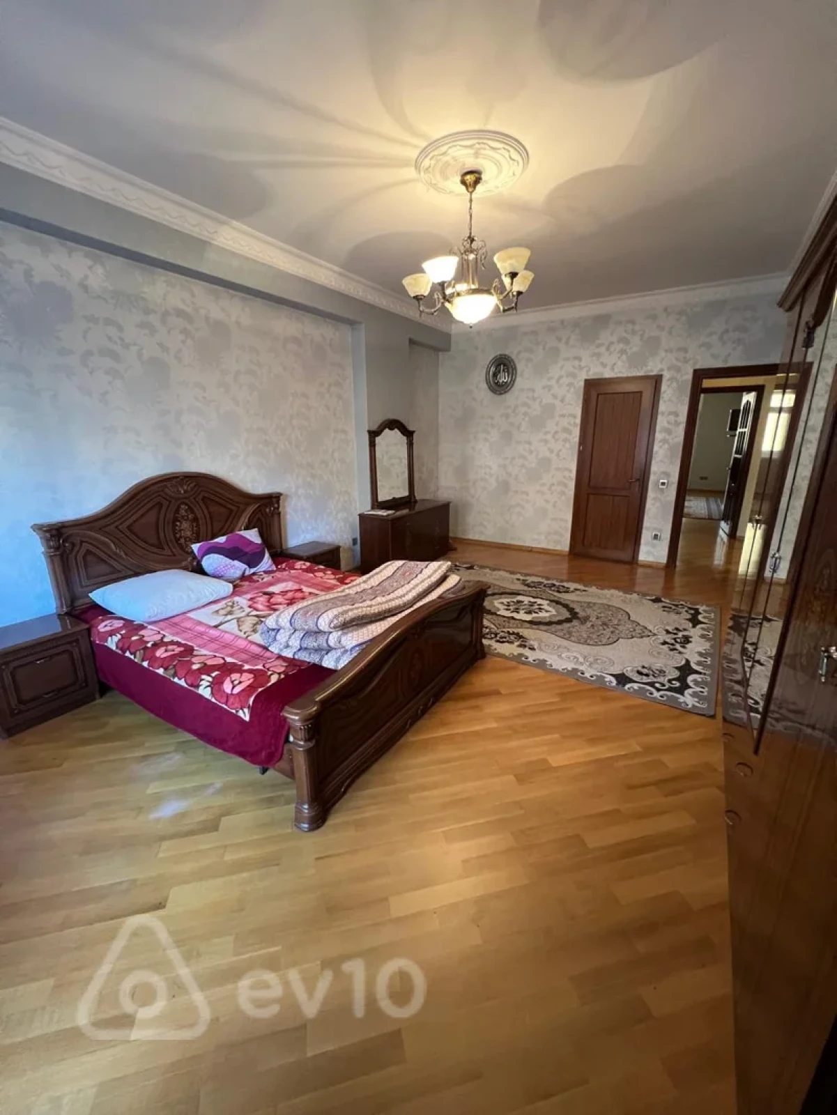 Kirayə verilir 3 otaqlı yeni tikili 150 m²