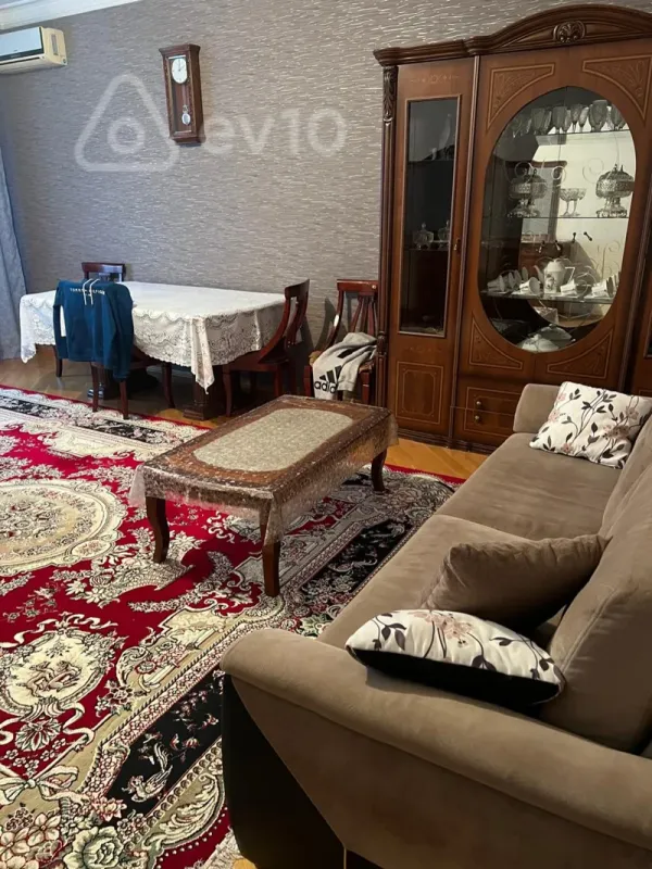 Kirayə verilir 3 otaqlı yeni tikili 150 m²