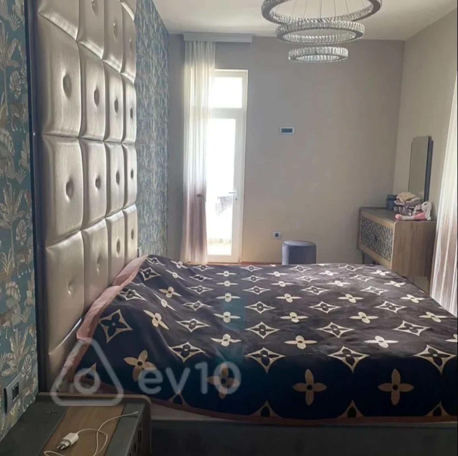 Kirayə verilir 2 otaqlı yeni tikili 80 m²