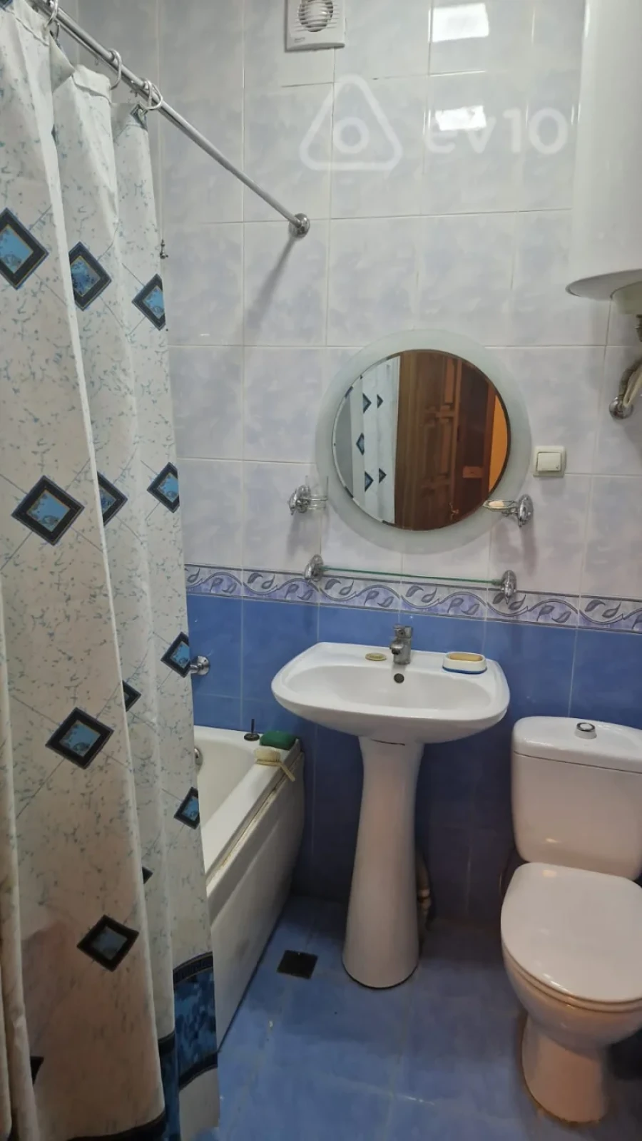 Kirayə verilir 2 otaqlı köhnə tikili 60 m²