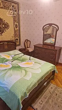 Kirayə verilir 2 otaqlı köhnə tikili 60 m²