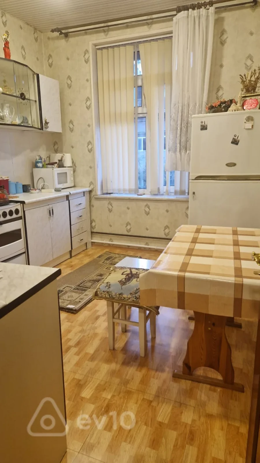 Kirayə verilir 2 otaqlı köhnə tikili 60 m²