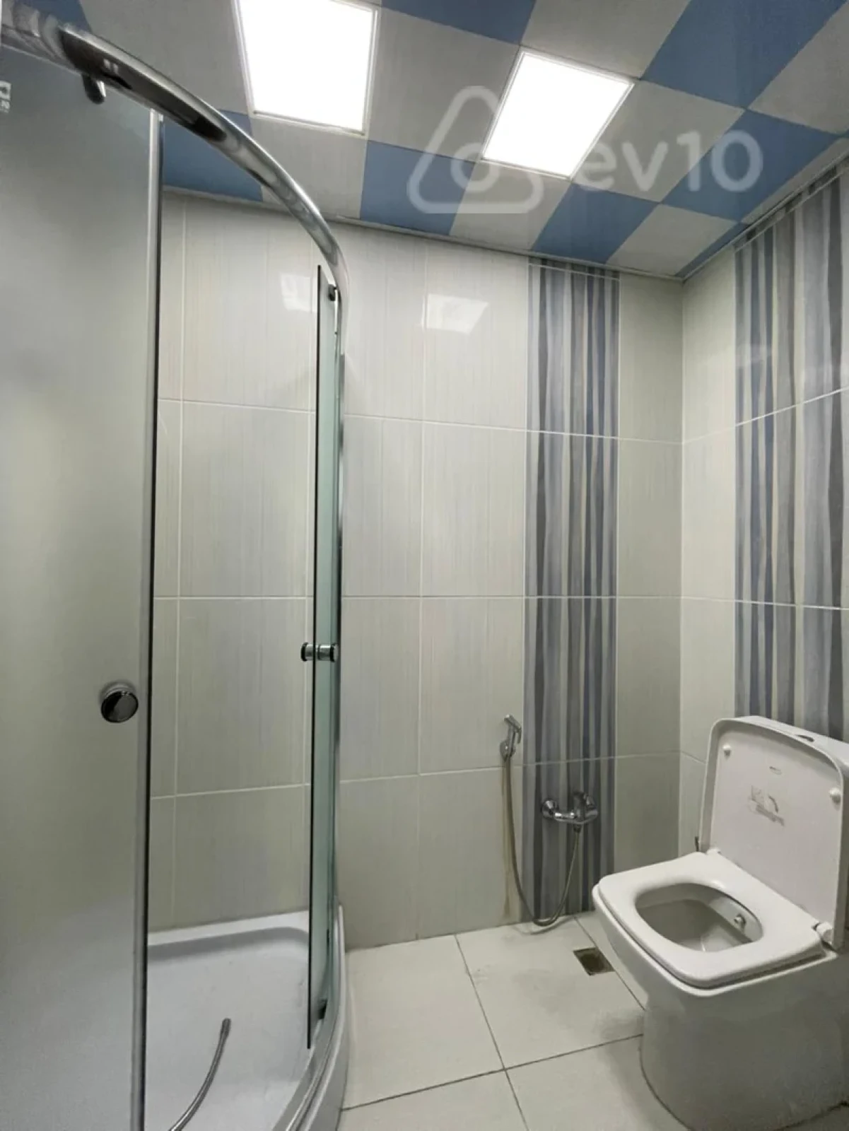 Kirayə verilir 4 otaqlı ofis 170 m²