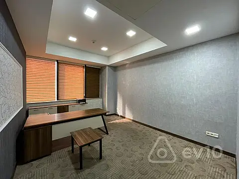 Kirayə verilir 4 otaqlı ofis 170 m²