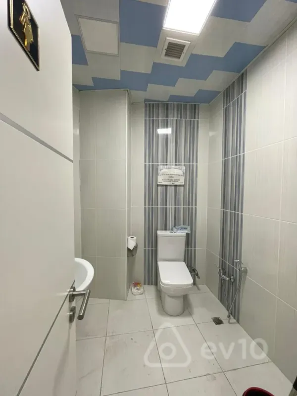 Kirayə verilir 4 otaqlı ofis 170 m²