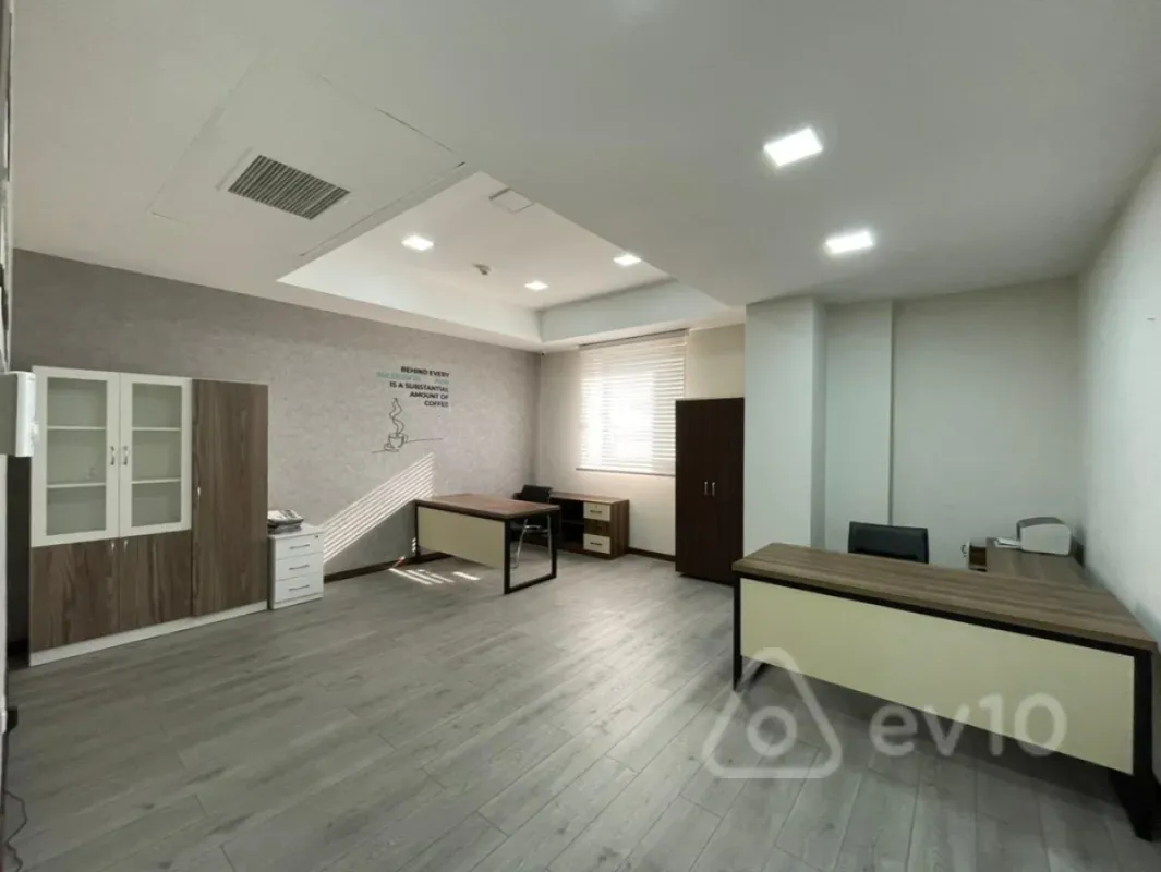 Kirayə verilir 4 otaqlı ofis 170 m²