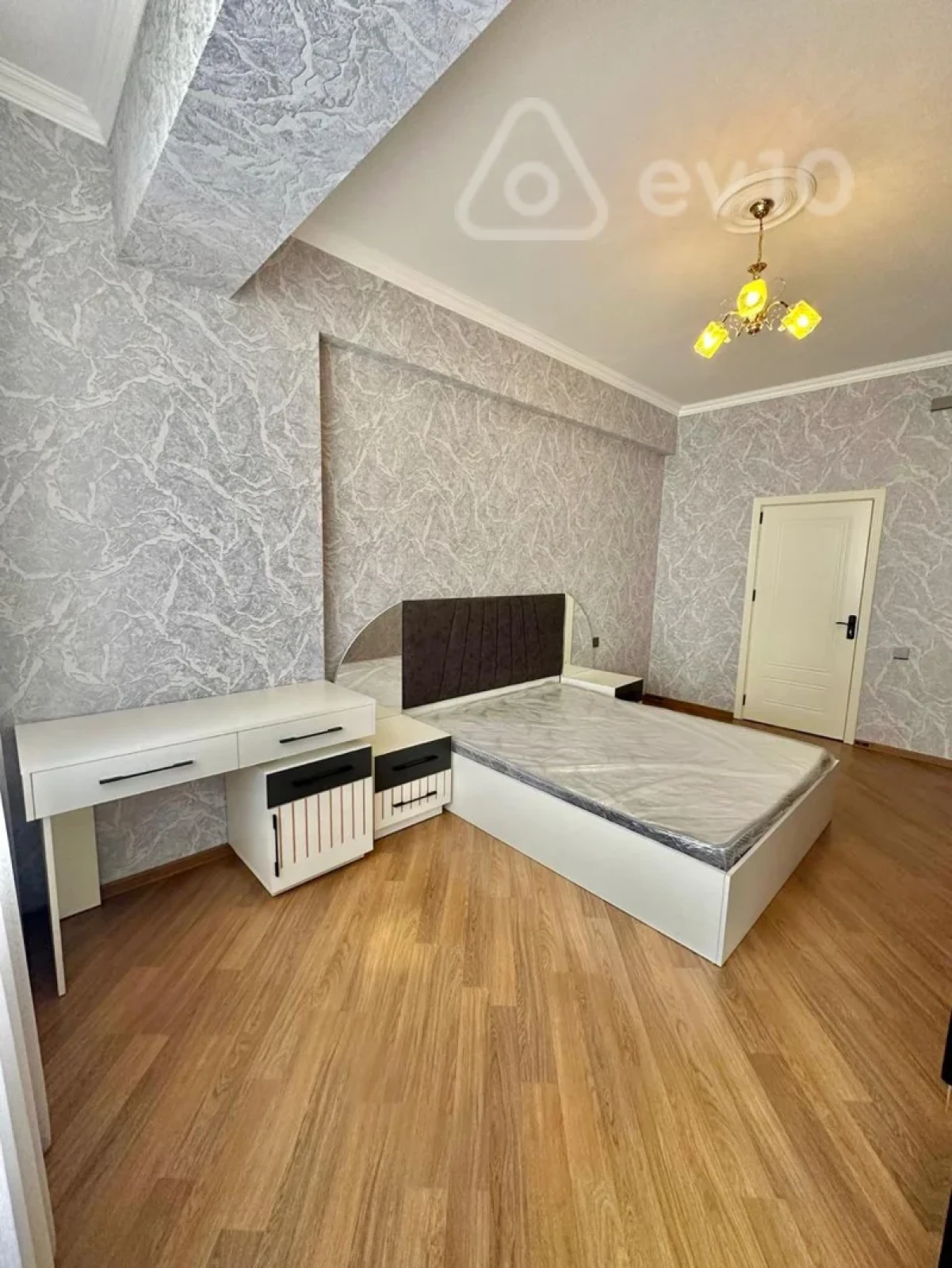 Kirayə verilir 3 otaqlı yeni tikili 120 m²