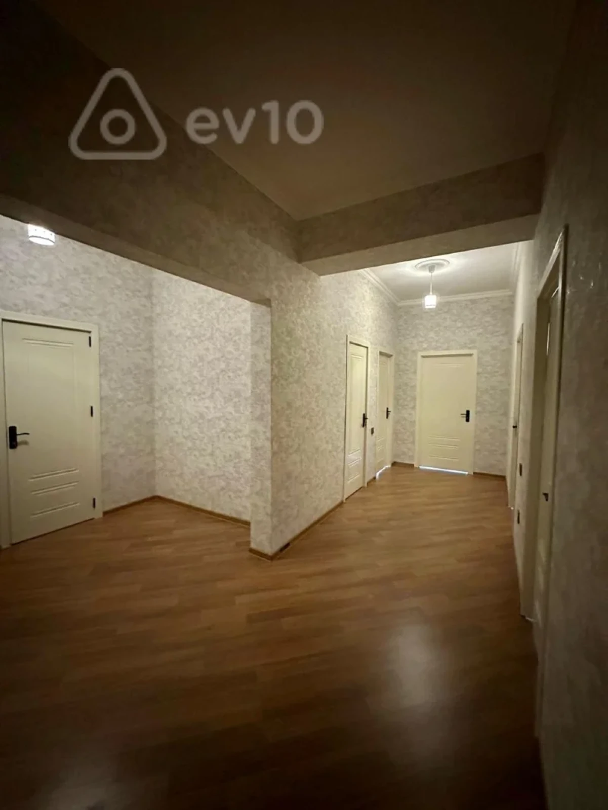 Kirayə verilir 3 otaqlı yeni tikili 120 m²