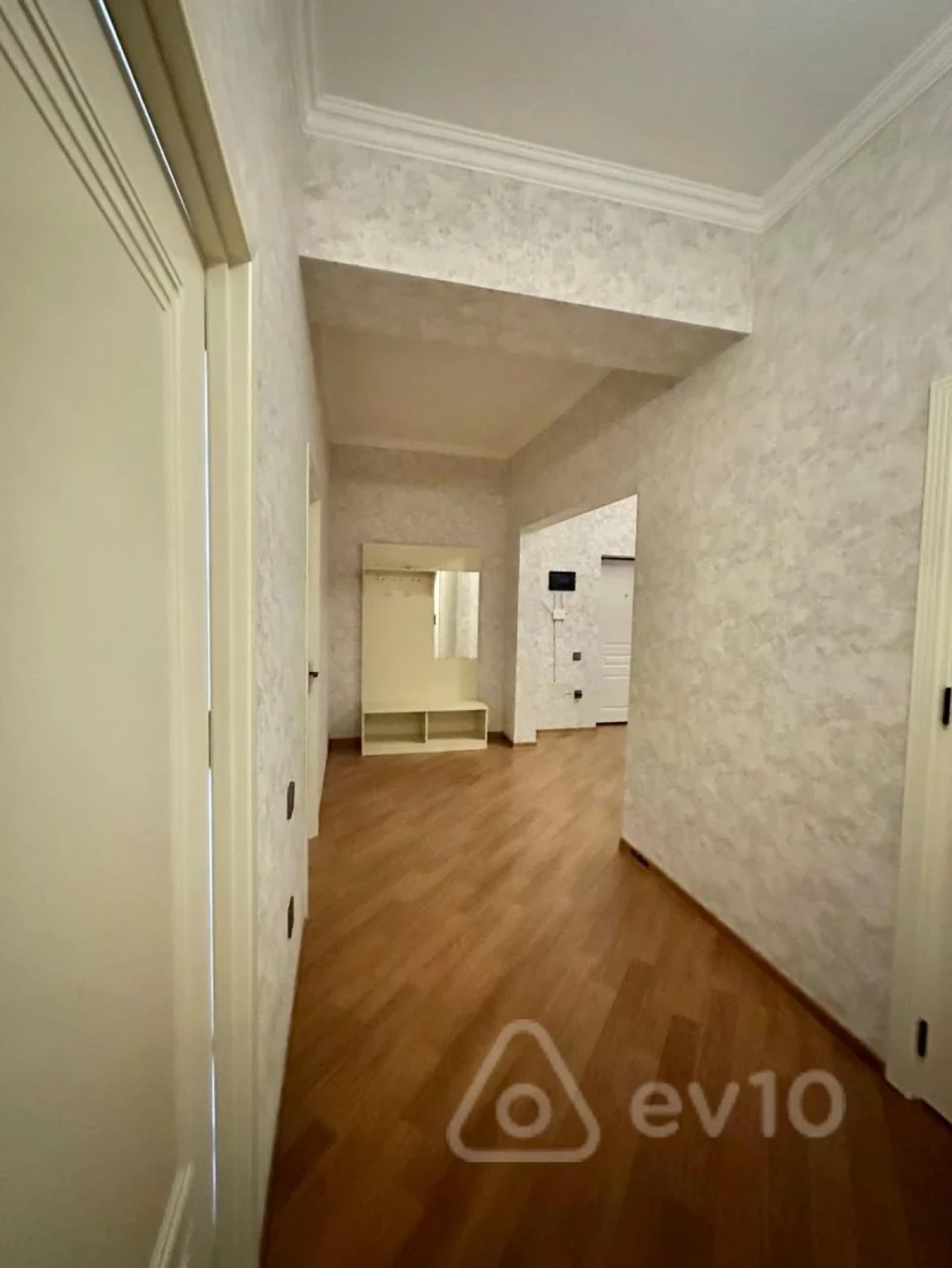 Kirayə verilir 3 otaqlı yeni tikili 120 m²