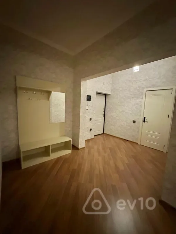 Kirayə verilir 3 otaqlı yeni tikili 120 m²