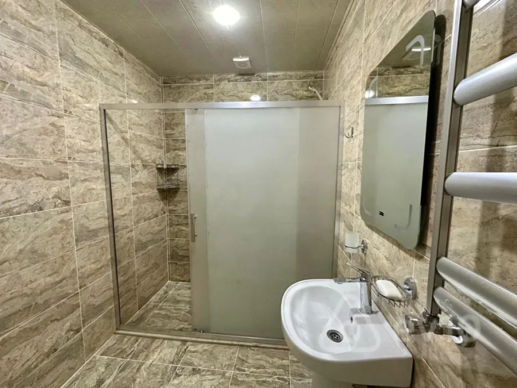 Kirayə verilir 3 otaqlı yeni tikili 120 m²