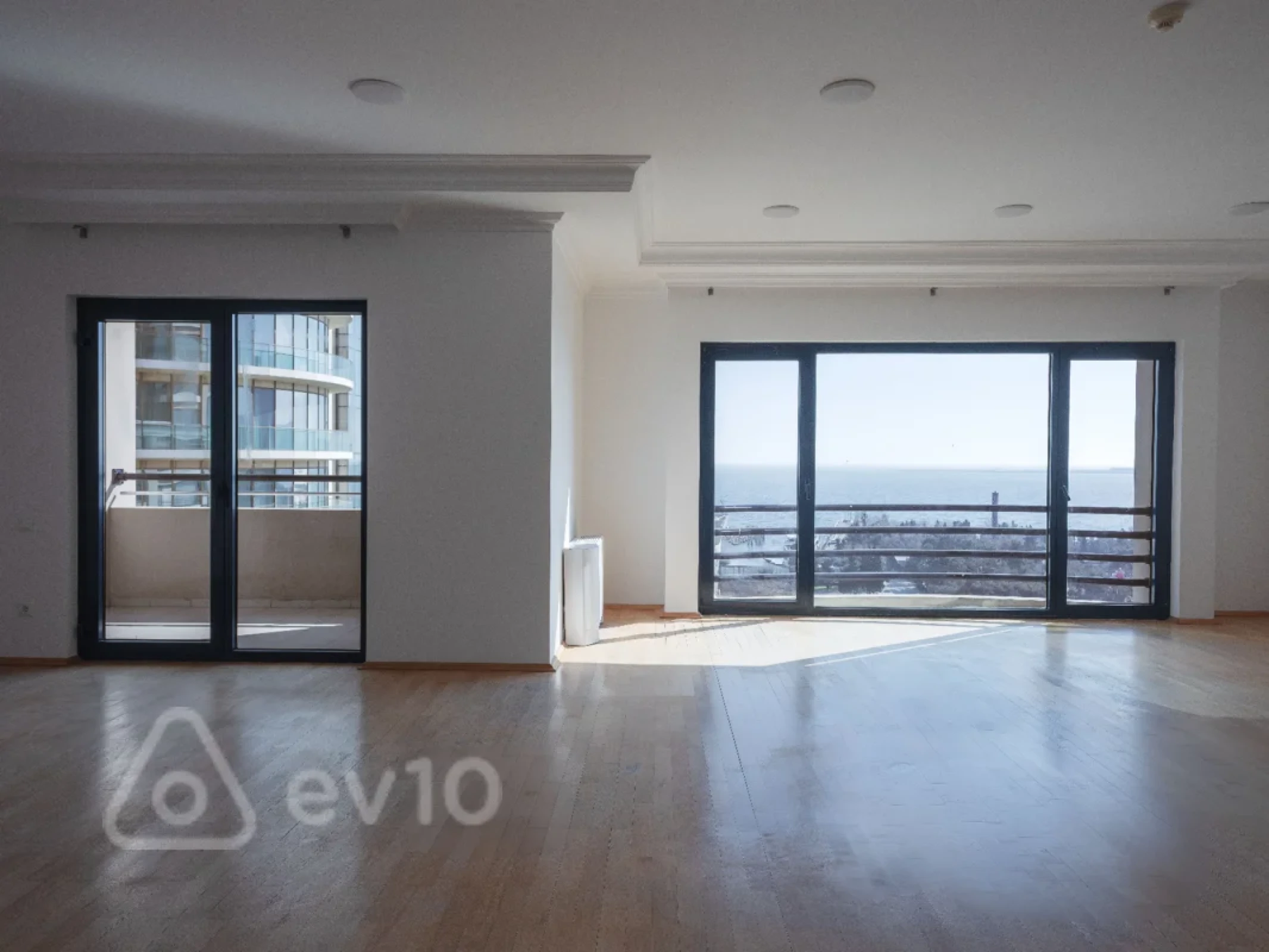 Kirayə verilir 10 otaqlı ofis 340 m²