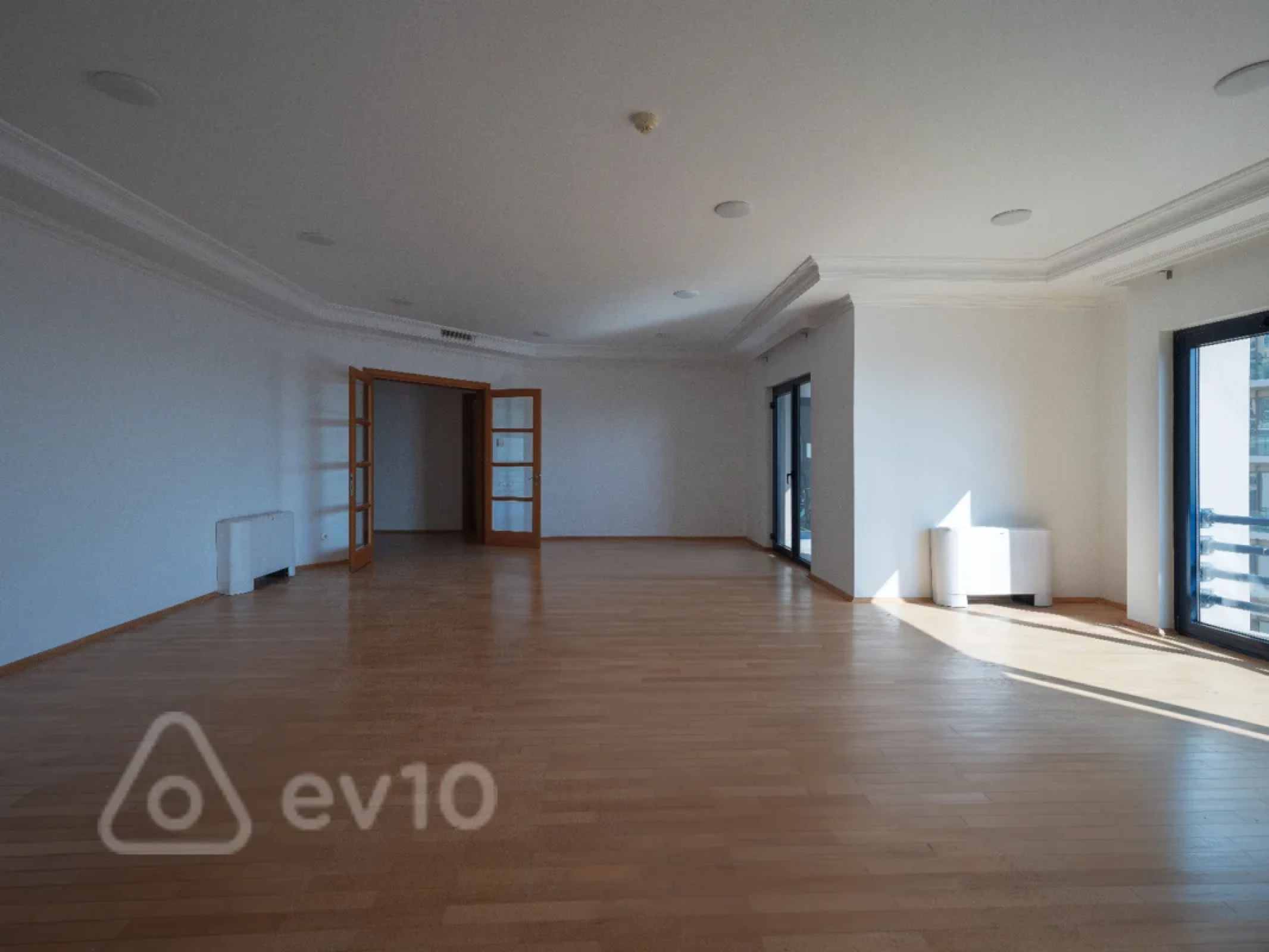 Kirayə verilir 10 otaqlı ofis 340 m²