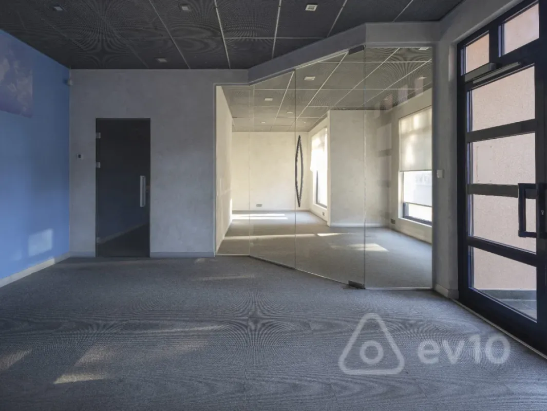 Kirayə verilir 10 otaqlı ofis 340 m²