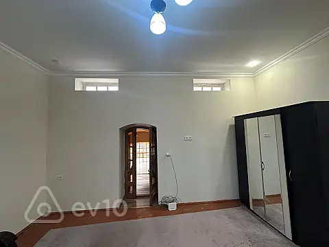 Kirayə verilir 2 otaqlı köhnə tikili 60 m²
