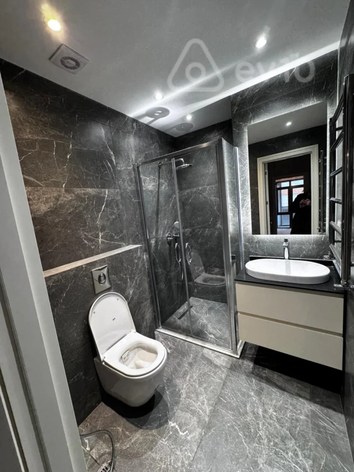 Kirayə verilir 3 otaqlı yeni tikili 77 m²