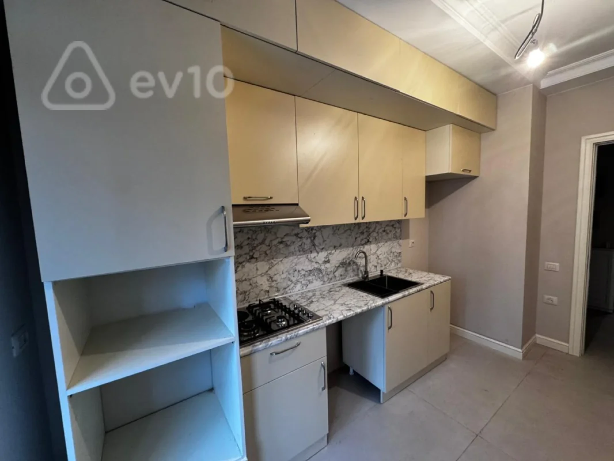 Kirayə verilir 3 otaqlı yeni tikili 77 m²