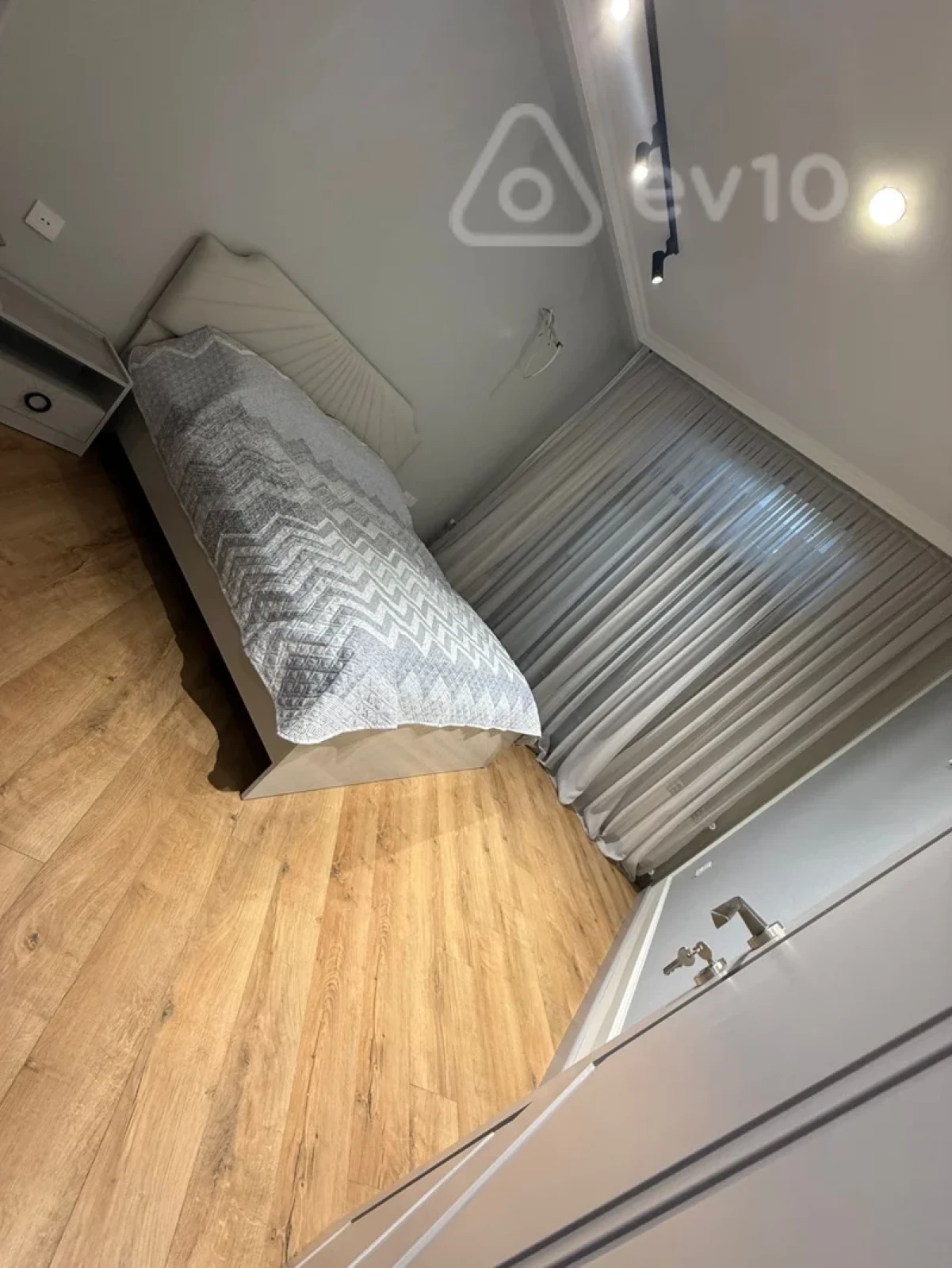 Kirayə verilir 2 otaqlı yeni tikili 60 m²