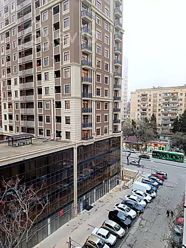 Kirayə verilir 2 otaqlı yeni tikili 75 m²