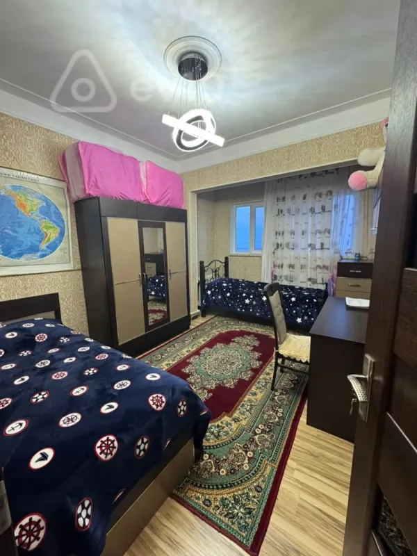 Satılır 4 otaqlı köhnə tikili 120 m²