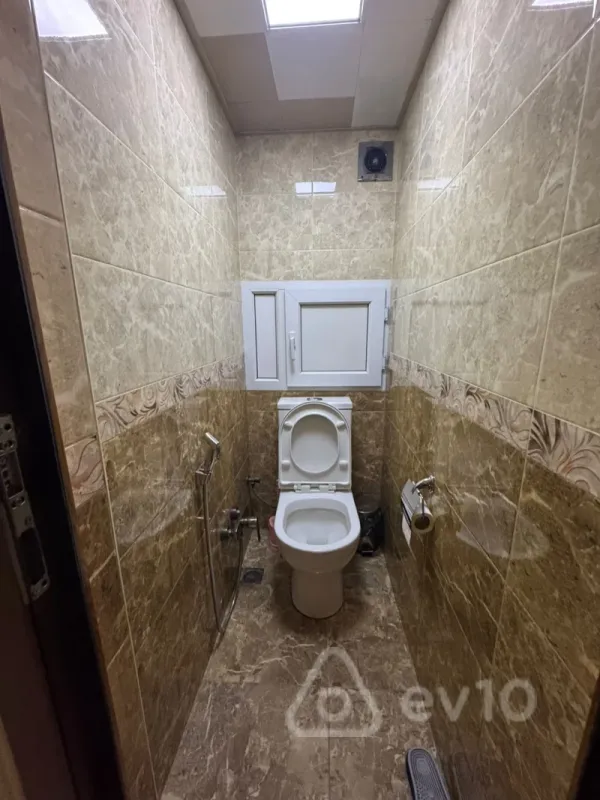 Satılır 4 otaqlı köhnə tikili 120 m²