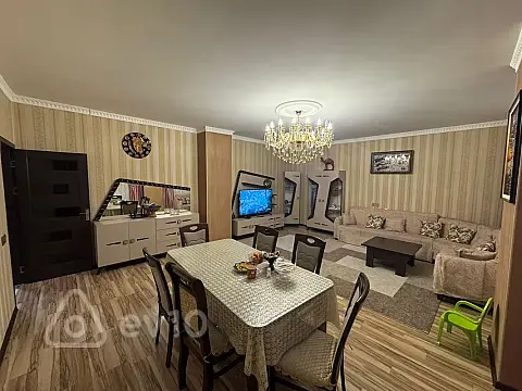 Satılır 4 otaqlı köhnə tikili 120 m² — Bakı, Suraxanı 4 otaq 120.00 m²