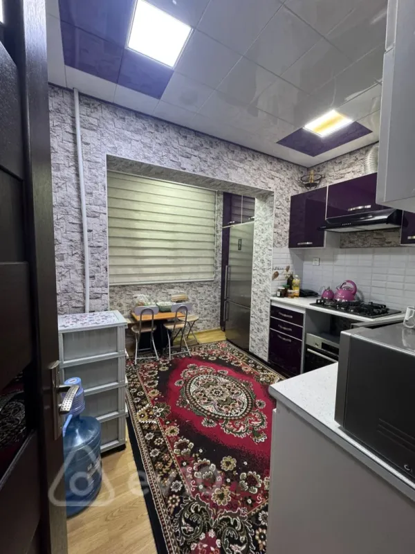 Satılır 4 otaqlı köhnə tikili 120 m²