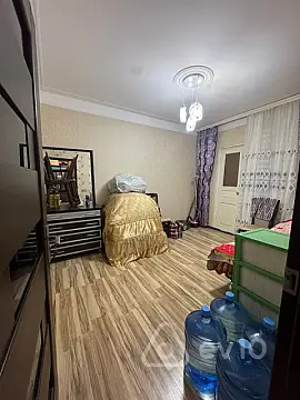Satılır 4 otaqlı köhnə tikili 120 m²