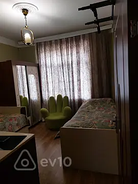 Satılır 5 otaqlı köhnə tikili 120 m²