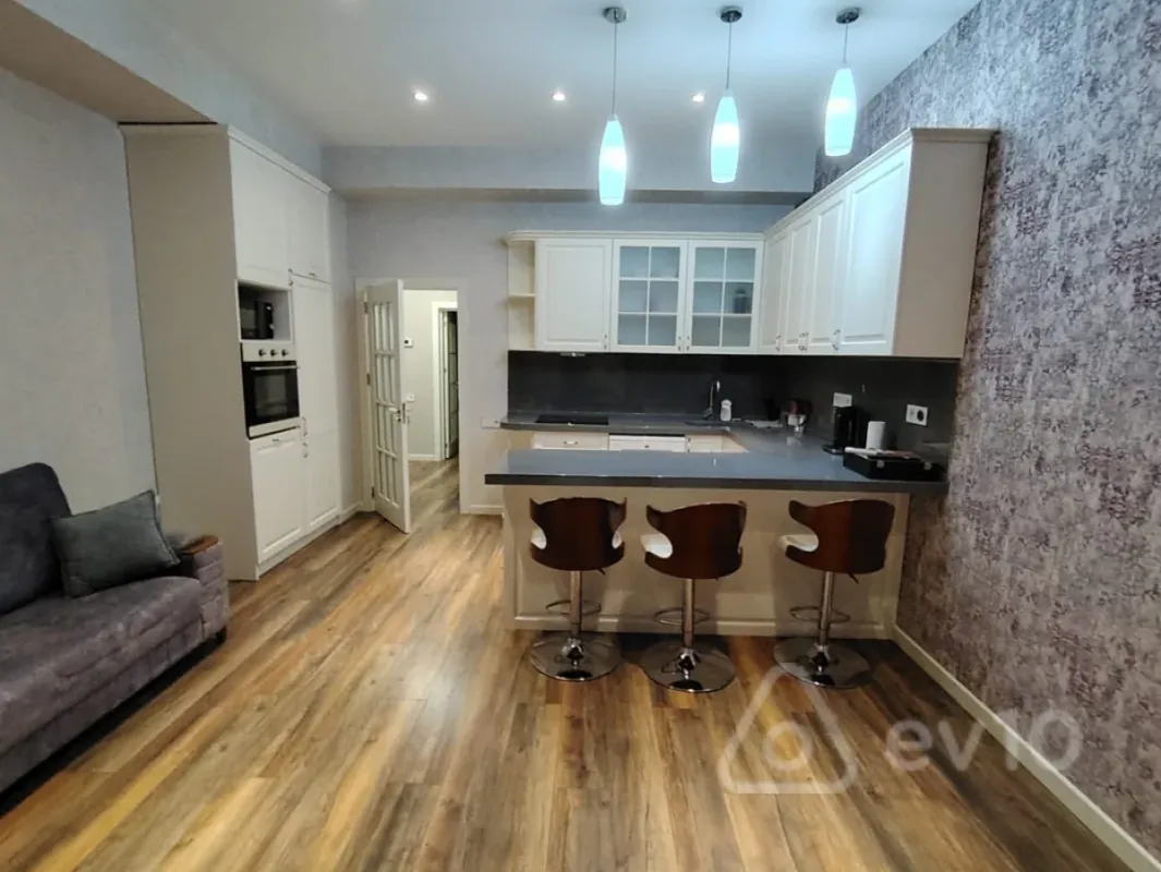 Kirayə verilir 3 otaqlı yeni tikili 100 m²