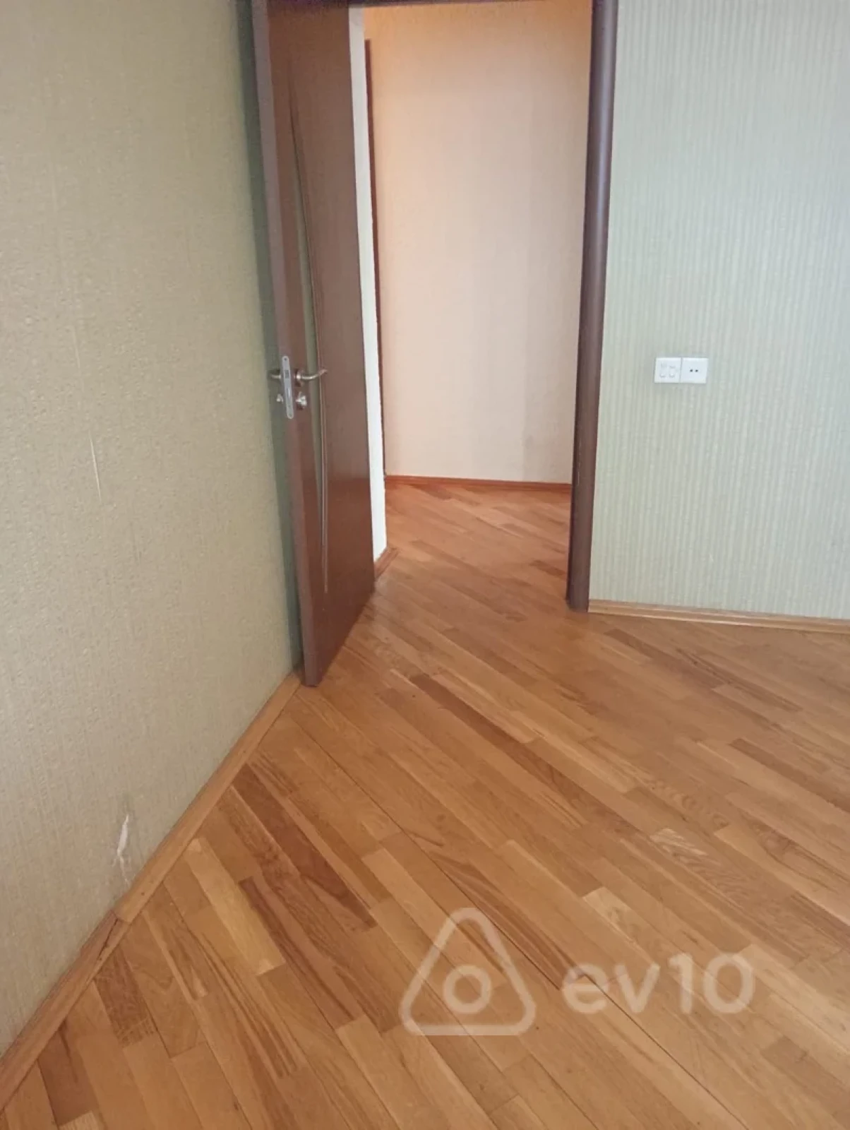 Kirayə verilir 2 otaqlı yeni tikili 70 m²