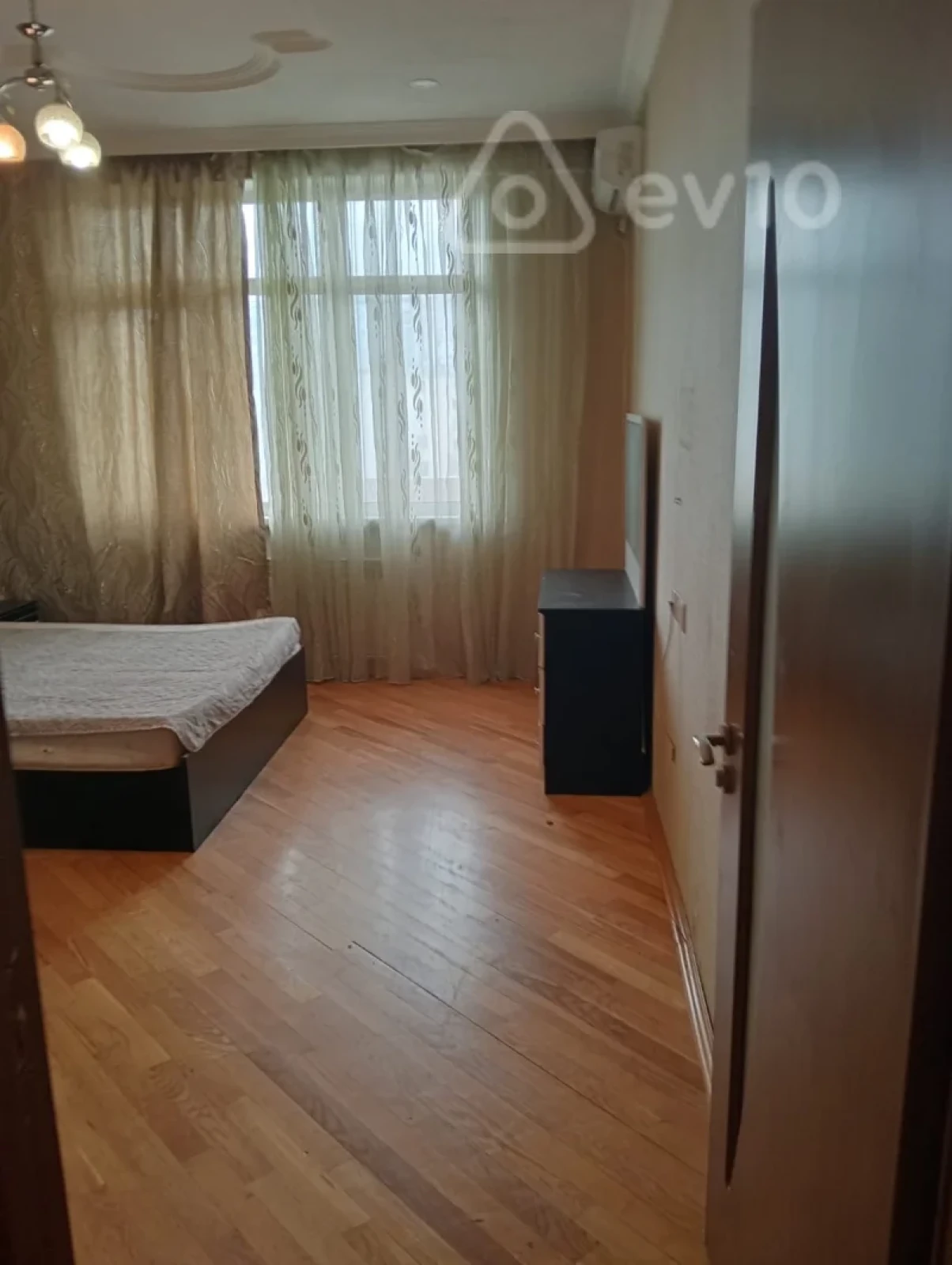 Kirayə verilir 2 otaqlı yeni tikili 70 m²